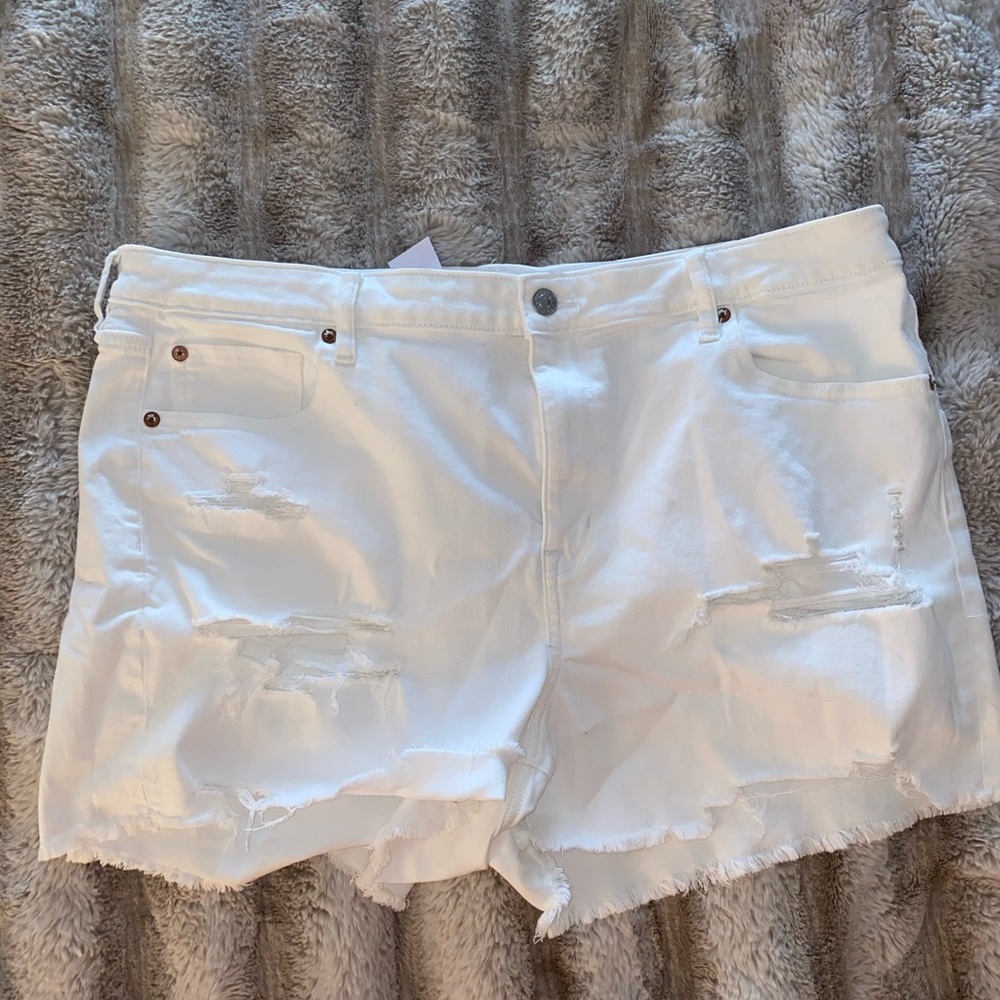 NWT American Eagle white distressed denim shorts